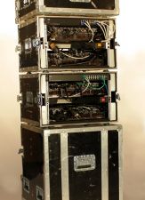 Rack avant = appareils et rack arrière = réseau